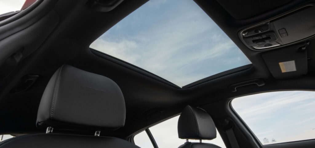 Thar Roxx: Panoromic Sunroof