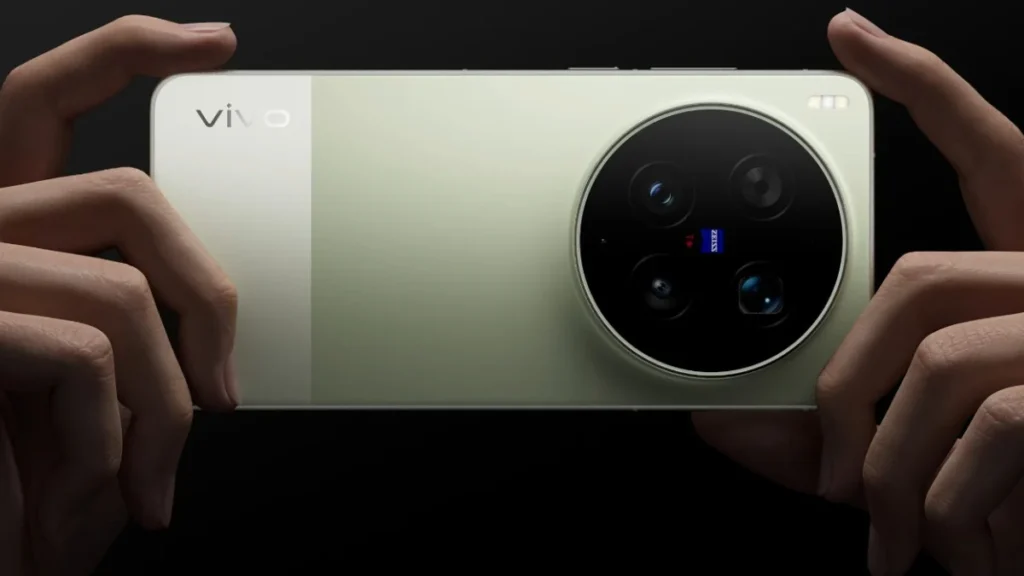 Vivo X300 Ultra 200MP ZEISS camera smartphone India launch